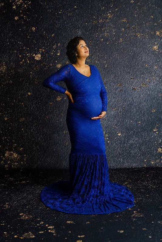 Maternity Photo Shoot Near Me - Elles Photography Studio